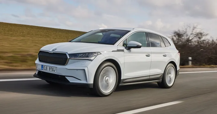 Skoda Enyaq restyling, proseguono i test su strada. Video spia