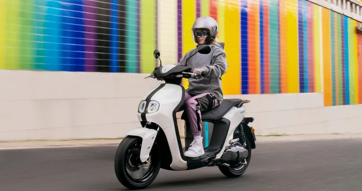 Yamaha Neo's è il nuovo scooter elettrico per la città. Prezzo di 3.199 euro