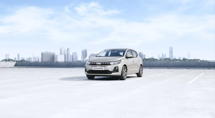 Dacia Sandero full hybrid, ordini aperti in Italia: 155 CV a meno di 20.000 euro