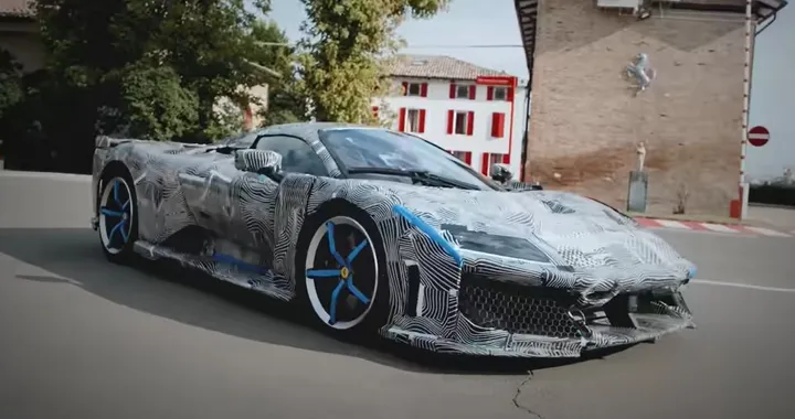 Ferrari F80, la prova in pista a Fiorano di Charles Leclerc e Carlos Sainz