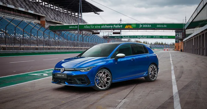 Volkswagen Golf R, la nuova sportiva da 333 CV arriva in Italia. Ecco quanto costa