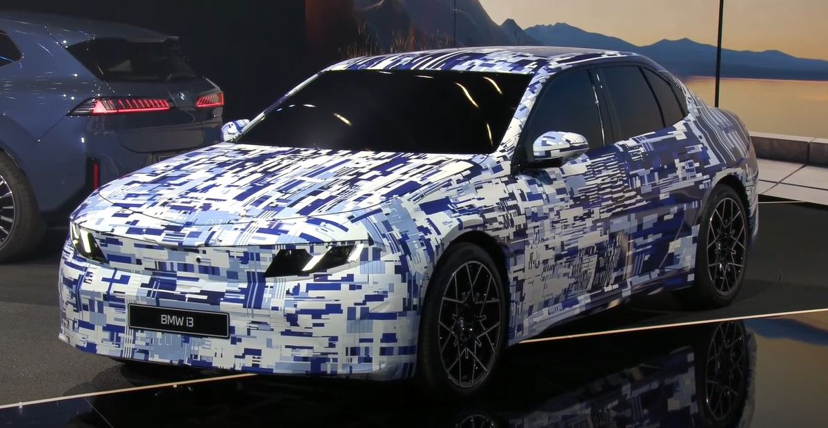 Nuova BMW Serie 3 elettrica, prime immagini ufficiali: ecco la BMW i3