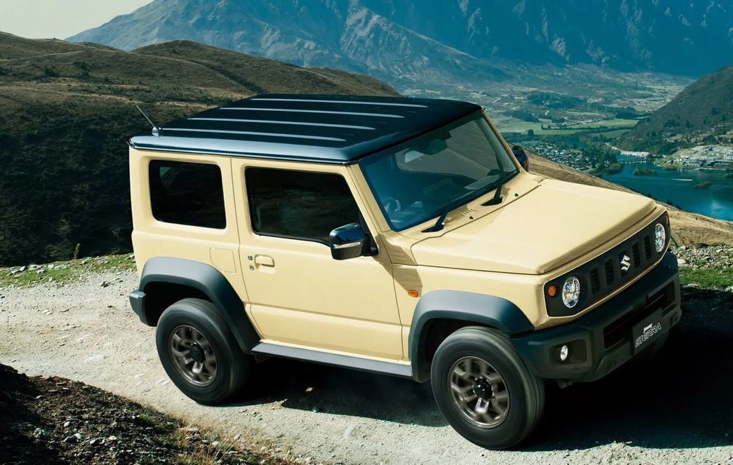 Suzuki Jimny, il piccolo fuoristrada si aggiorna in Giappone. In Europa invece...