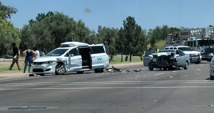 Waymo: auto a guida autonoma coinvolta in un incidente in Arizona