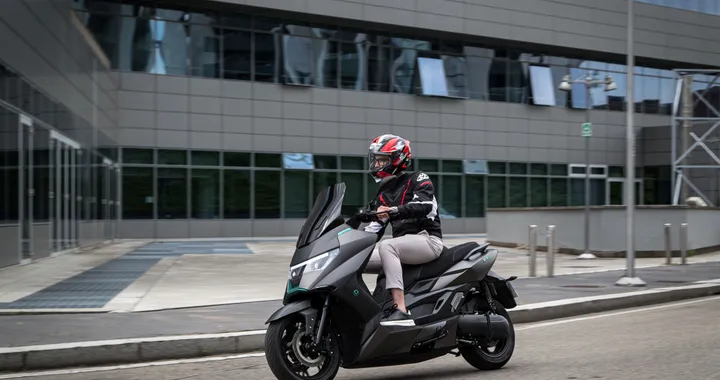Nerva Exe II: la prova del nuovo scooter elettrico da 180 km di autonomia