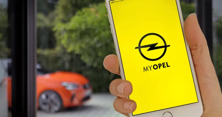 MyOpel: funzioni dedicate per Opel Corsa-e e Grandland X Plug-in-Hybrid