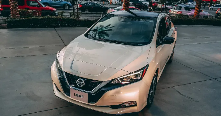 Nissan: versione elettrica o ibrida su tutti i nuovi modelli in Giappone