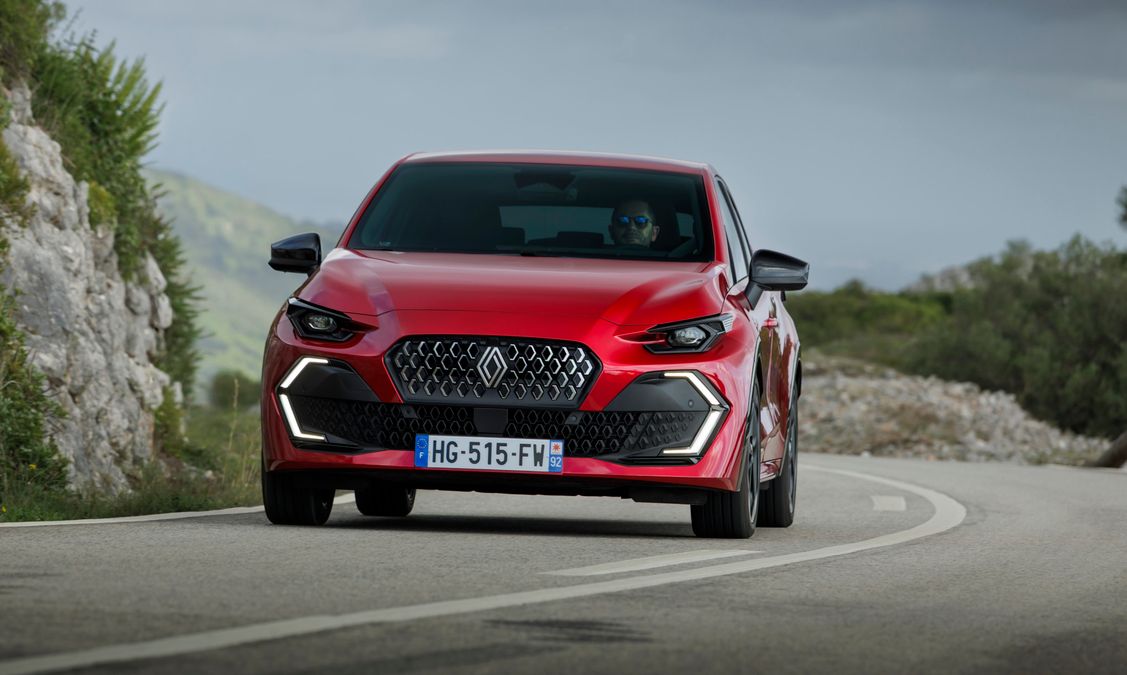 Nuova Renault Clio, la prova della versione ibrida | Video