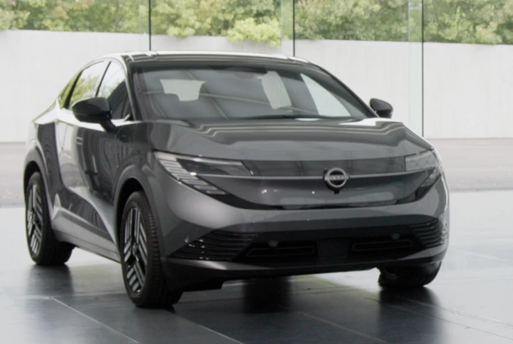 La nuova Nissan Leaf continua a svelarsi: c'è la ricarica bidirezionale