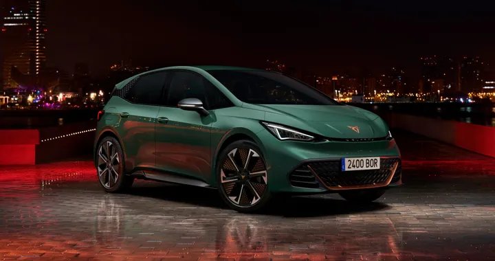 CUPRA Born si aggiorna, ecco le novità: nuovi powertrain e dotazioni