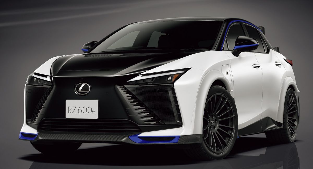 Nuova Lexus RZ 600e "F SPORT Performance", il SUV elettrico diventa ancora più sportivo