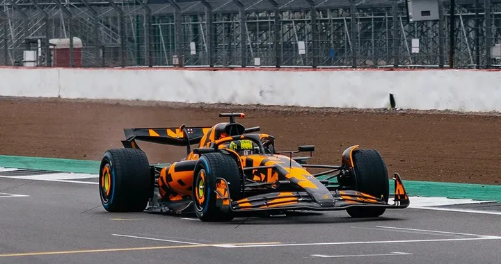 McLaren F1 svela la MCL39 in pista a Silverstone. Le prime impressioni del team