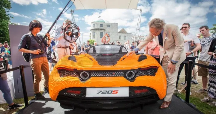 McLaren 720S: quella in LEGO pesa più dell'originale