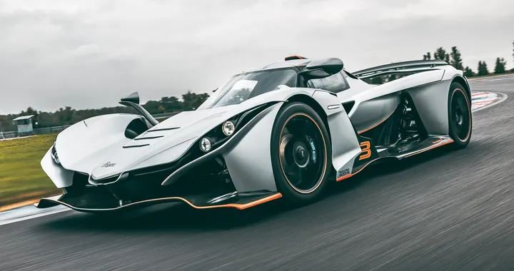 Praga Bohema, l'hypercar con il V6 della Nissan GT-R