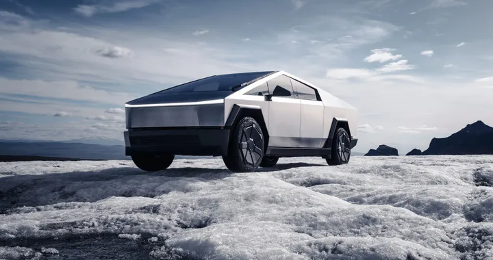 Tesla Cybertruck, il &quot;range extender&quot; disponibile nel 2025. Prezzo di 16 mila $