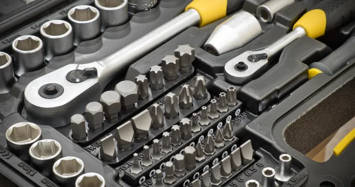 Manutenzione auto e non solo, il set da 97 attrezzi in un’unica valigetta