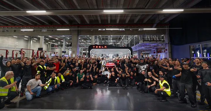 Tesla annuncia un nuovo traguardo: 8 milioni di auto prodotte