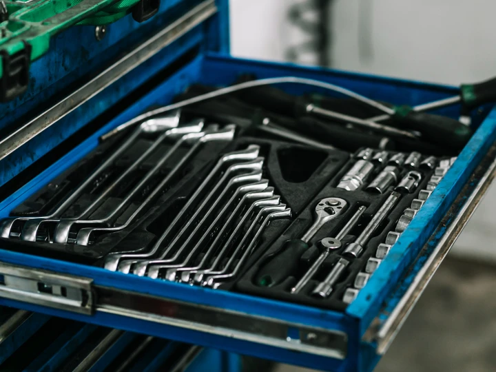 Un carrello portautensili in promozione per trasformare il garage in una piccola officina