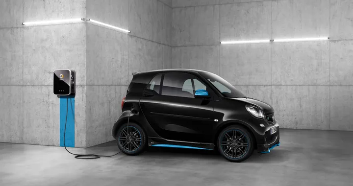 Auto elettriche: da Daimler e Hubjet la ricarica con certificazione digitale