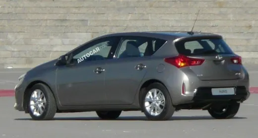 Toyota Auris 2013: prime immagini del nuovo modello