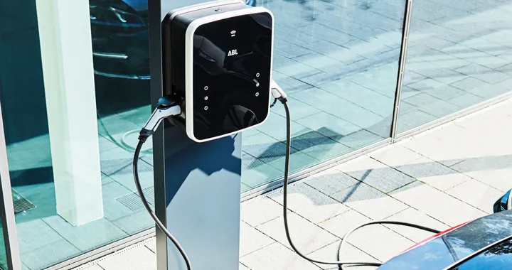 Wallbox e colonnine: debuttano in Italia le soluzioni di ricarica di ABL