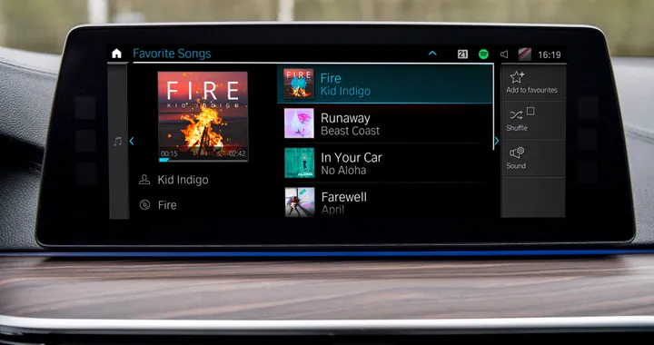 BMW Connected Music per accedere a Spotify, Napster e Deezer in auto