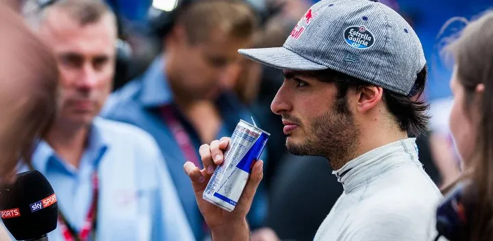 Formula 1, Carlos Sainz ha firmato con la Ferrari
