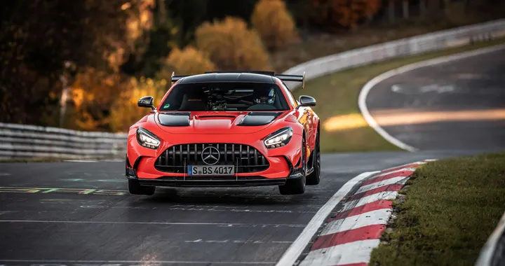 Mercedes-AMG GT Black Series un fulmine al Nurburgring