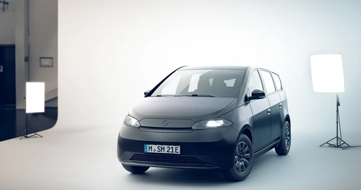 Sono Motors Sion, nuova batteria e più autonomia per l'auto a pannelli solari