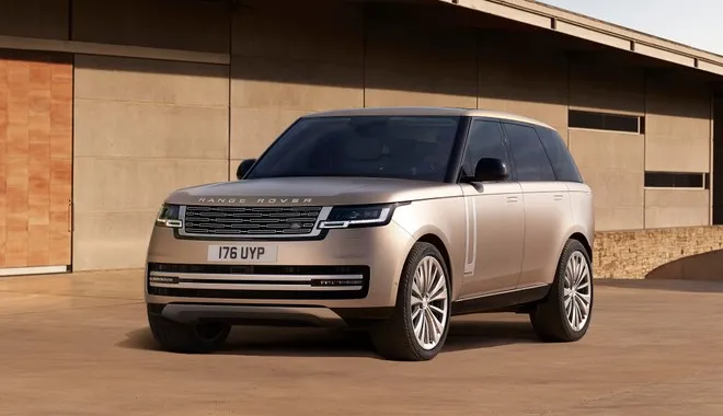 Range Rover Sport 2022 PHEV: la Plug-in si mostra in strada