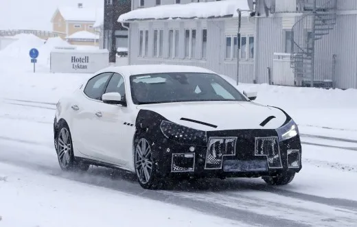 Maserati Ghibli: a breve il restyling | Foto spia