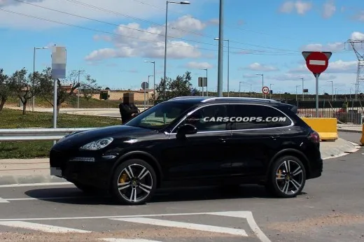 Porsche Cayenne 2015: le prime foto del facelift