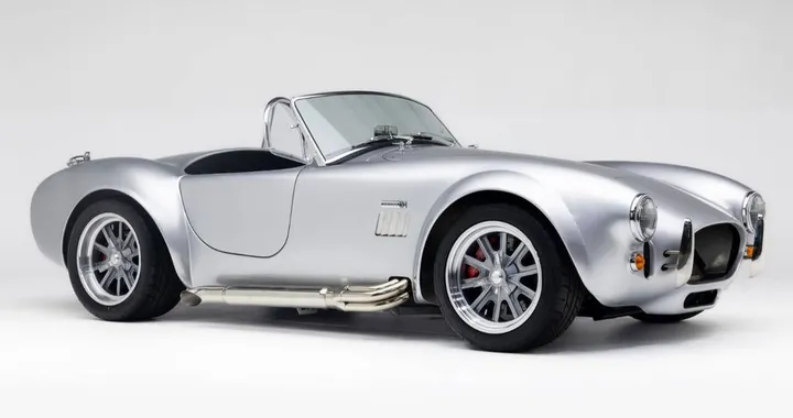 La Factory Five Mk5 Cobra è qui: si punta su performance e design senza tempo