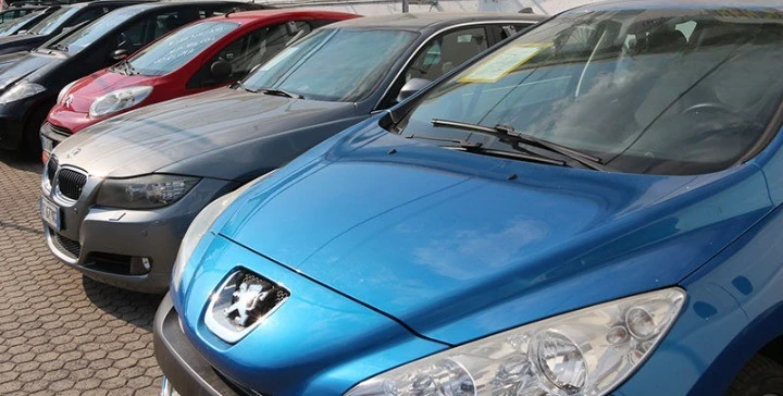 Auto usate: cala il prezzo medio nel primo trimestre 2025. Giù elettriche e ibride
