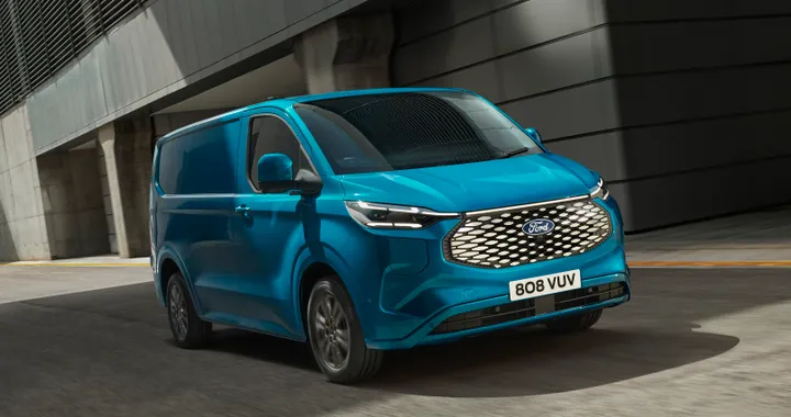 Ford E-Transit Custom, il nuovo furgone elettrico per professionisti ed aziende