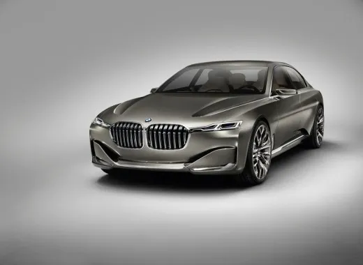 BMW: una BMW Serie 9 contro la Maybach Classe S