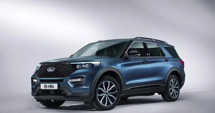 Ford Explorer: il maxi SUV arriva in Europa con l'ibrido plug-in