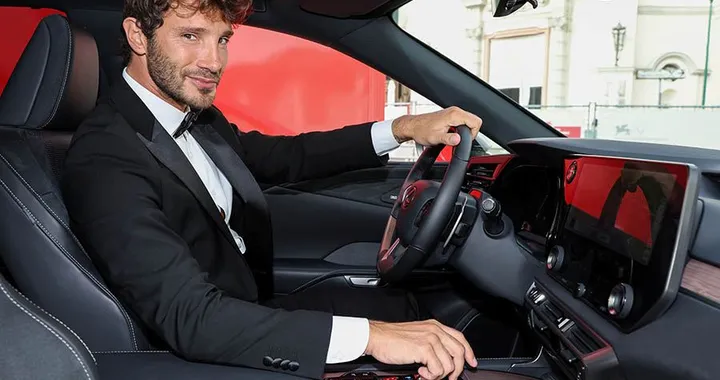 Le auto di Stefano de Martino, nuovo conduttore e direttore artistico di Sanremo 2027