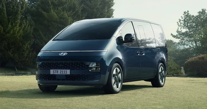 Hyundai Staria, debutta in Italia la monovolume fino a 9 posti