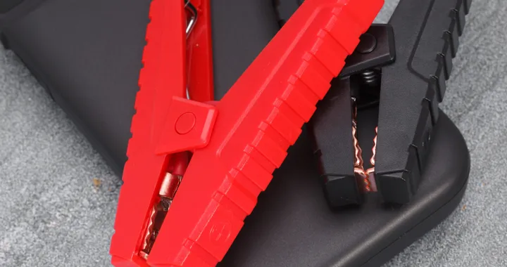 Mai più fermi per colpa della batteria: scopri il dispositivo che rimette subito in moto l’auto