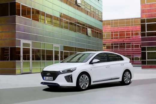 Hyundai IONIQ Hybrid: ecco i prezzi per l'Italia