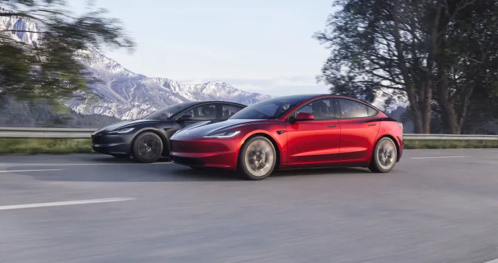 Tesla torna al Salone di Parigi dopo 6 anni e porta il Cybertruck