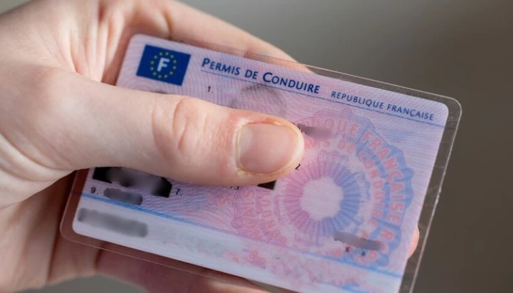 Perdere la patente senza aver mai guidato: il caso che fa discutere in Francia