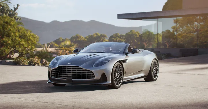 Aston Martin DB12, arriva la versione Volante. Motore V8 da 680 CV
