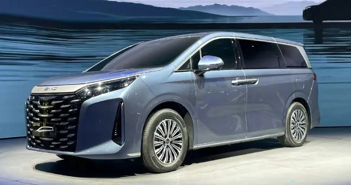 BYD Xia: ecco il nuovo monovolume Plug-in. Anche per l'Europa?