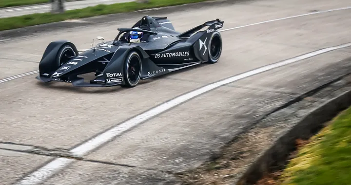 DS E-TENSE FE 19: la nuova monoposto elettrica scende in pista