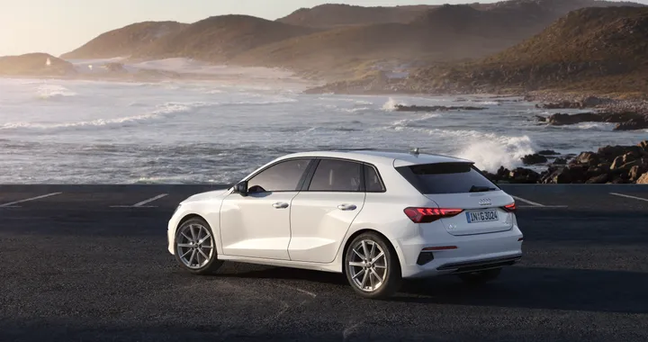 Audi A3, la versione Citycarver si è fatta spiare su strada