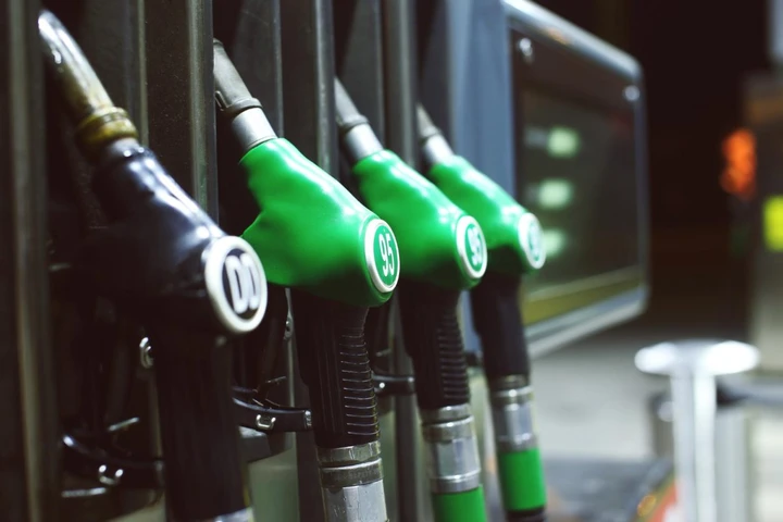 Carburanti, anche IP abbassa i prezzi: quanto si risparmia con il price cap