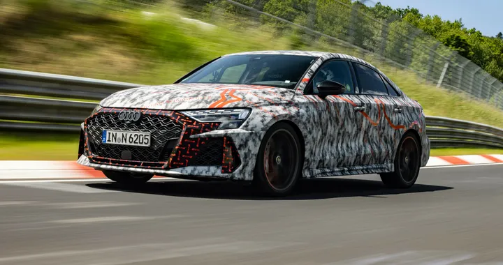 Audi RS3: per il restyling, giro record al Nurburgring