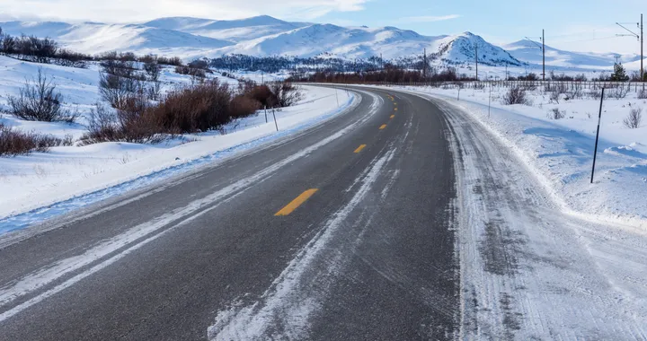 Catene, calze o pneumatici: come mettersi in regola per l'inverno